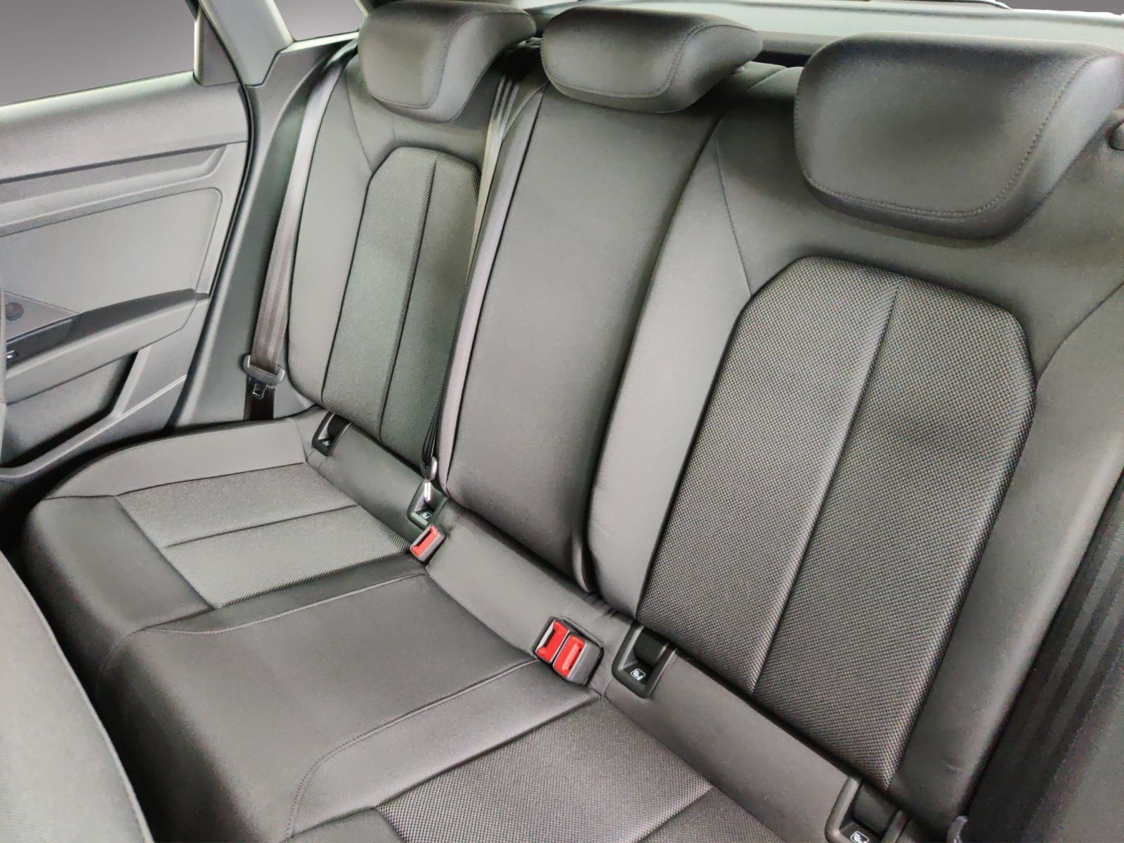 Audi A3 Sportback Advanced 35 TFSI - Samsaru's Car Outlet