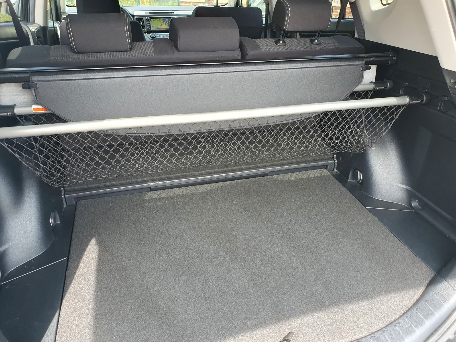 Toyota RAV 4 Team - Samsaru's Car Outlet