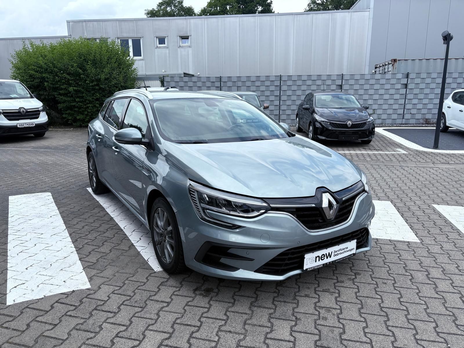 Renault Megane Grandtour ZEN E-TECH Plug-in - Samsaru's Car Outlet