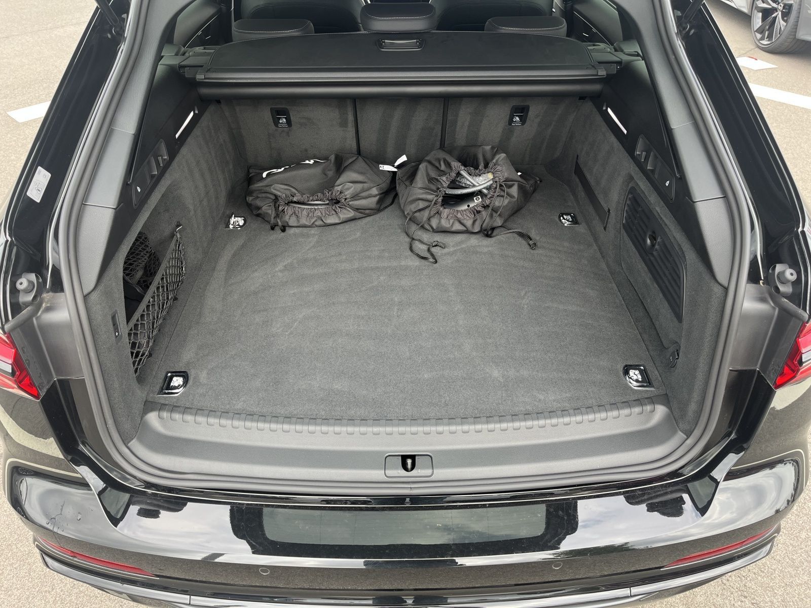 Audi A6 Avant 55 TFSI e S line - Samsaru's Car Outlet