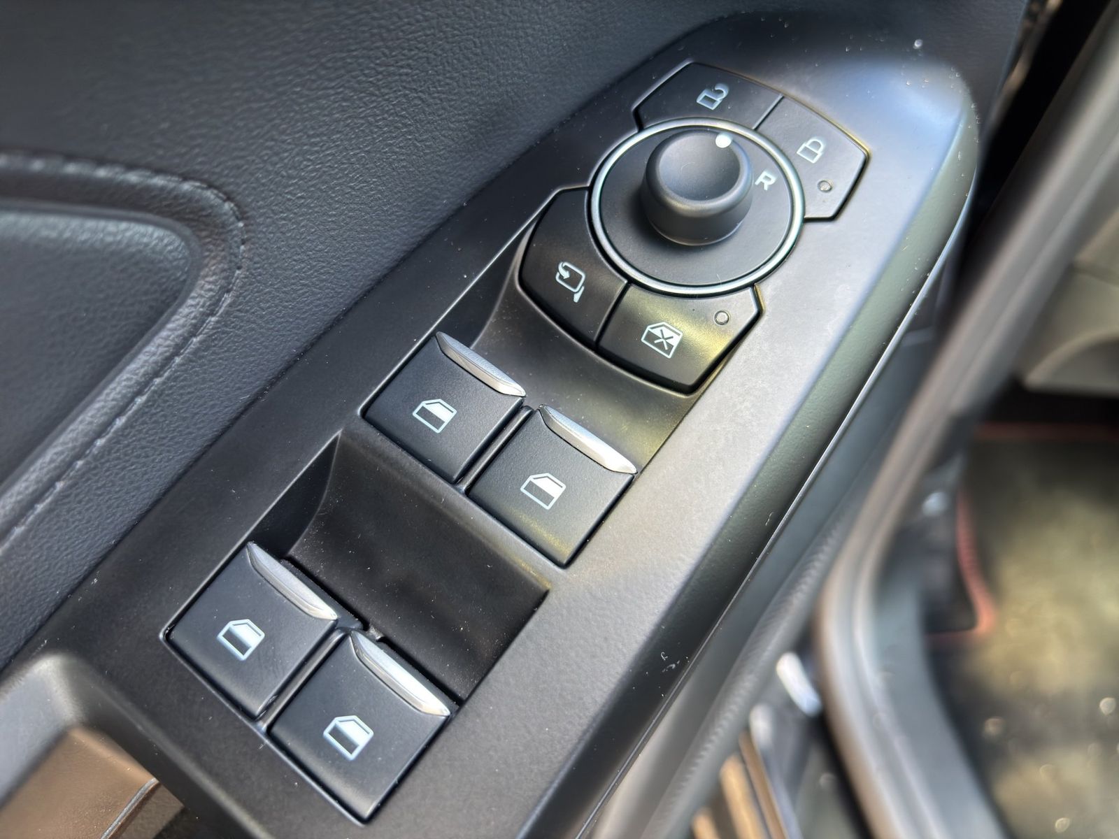 Ford Focus ST-Line X Turnier Aut.*AHK*ACC*HUD*KAM*NAV