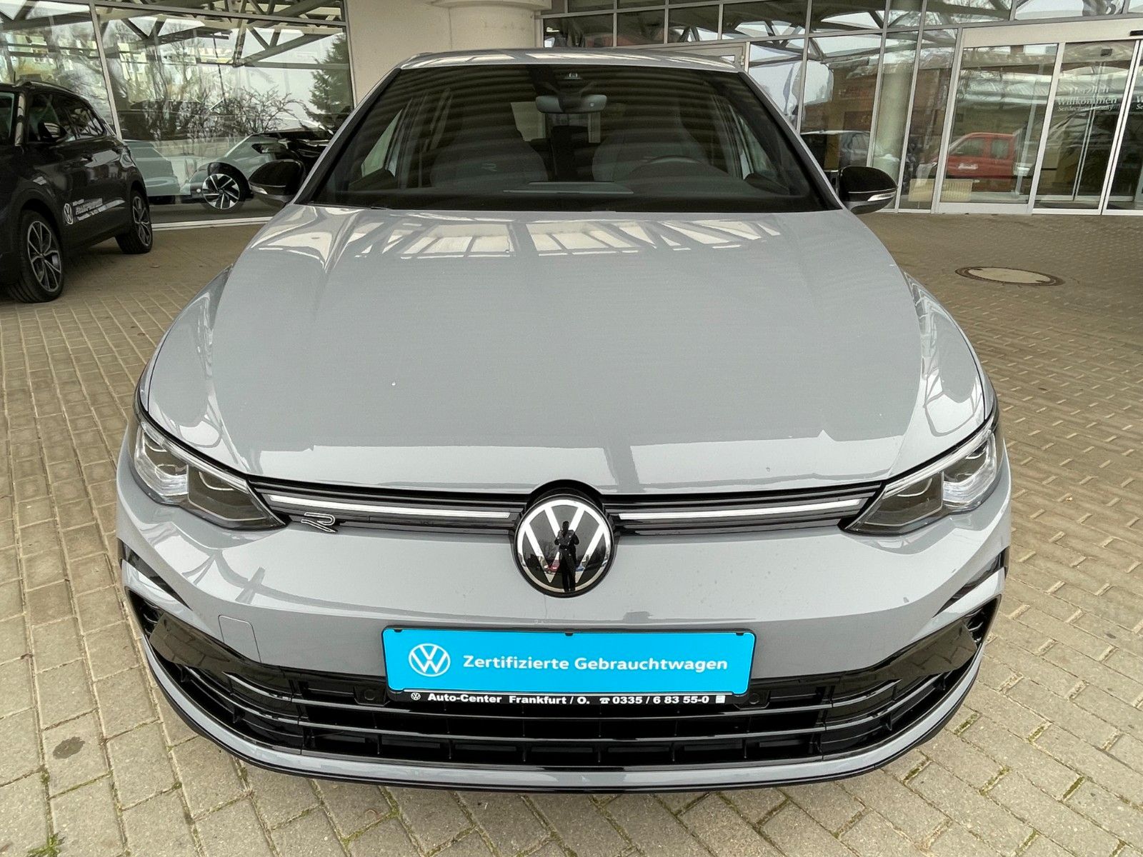 Volkswagen Golf VIII R-Line 2.0 TDI DSG - Samsaru's Car Outlet