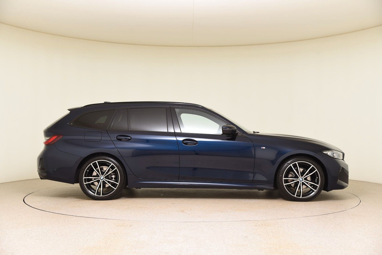 BMW 320d Touring xDrive M Sport - Samsaru's Car Outlet