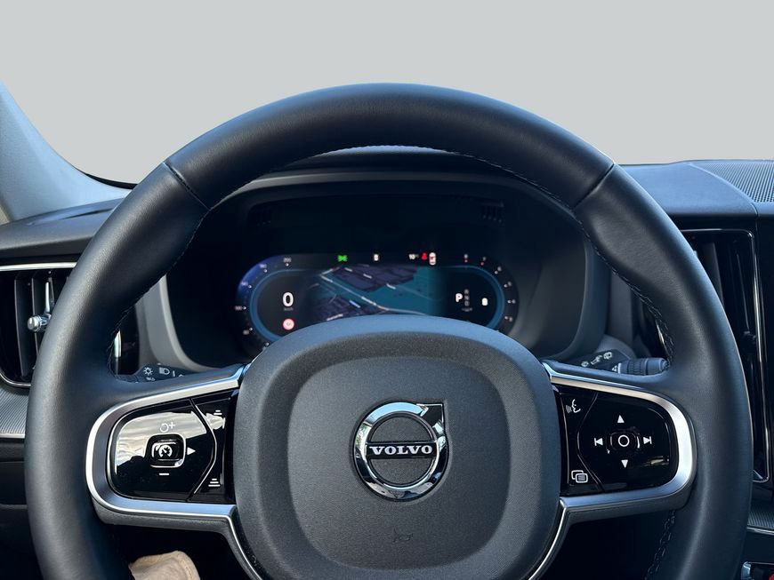 Volvo XC60 B5 B AWD Plus Dark