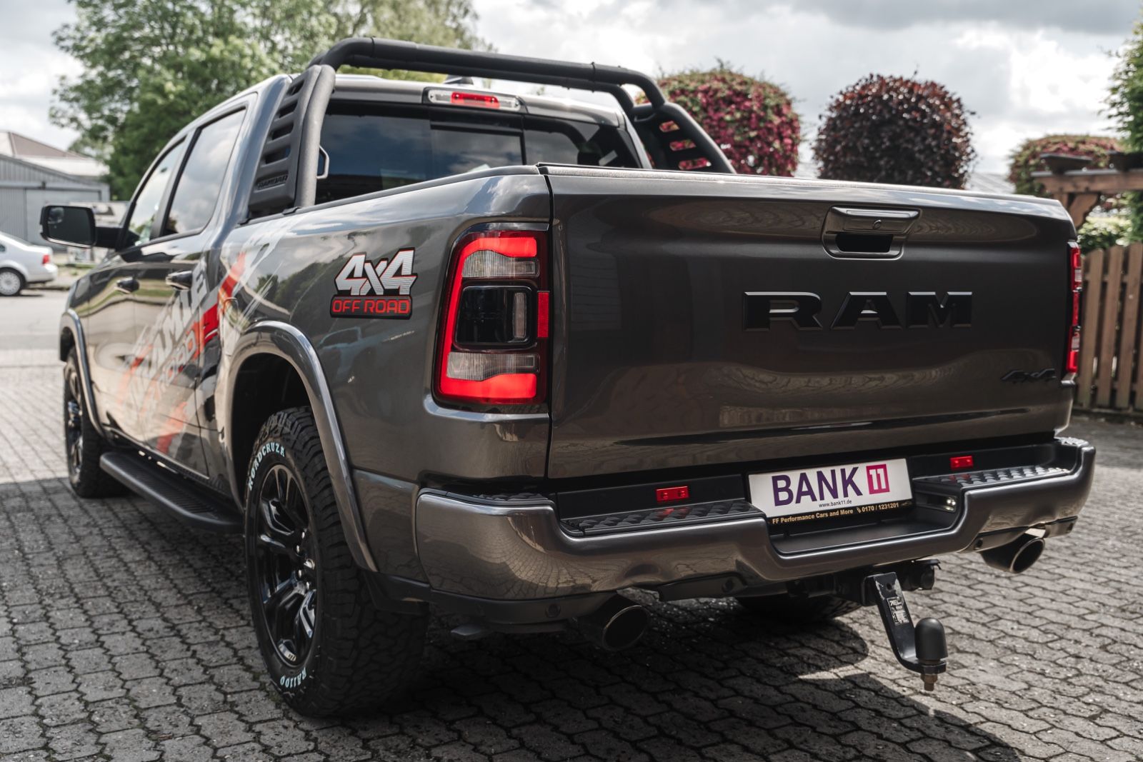 Dodge RAM5.7Laramie E-Torque/LPG/Navi/360*Dig-T/Pano