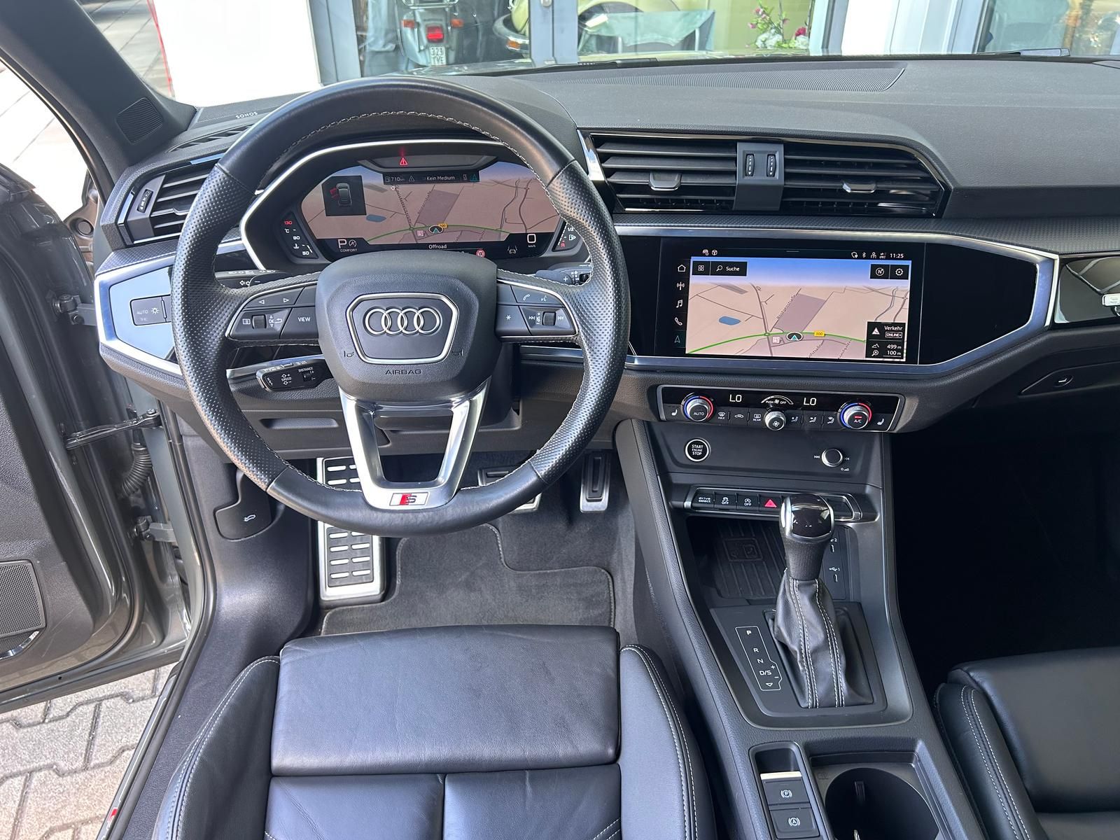 Audi Q3 40 TDI quattro S line 2.0TDI Sportb. AHK DCC
