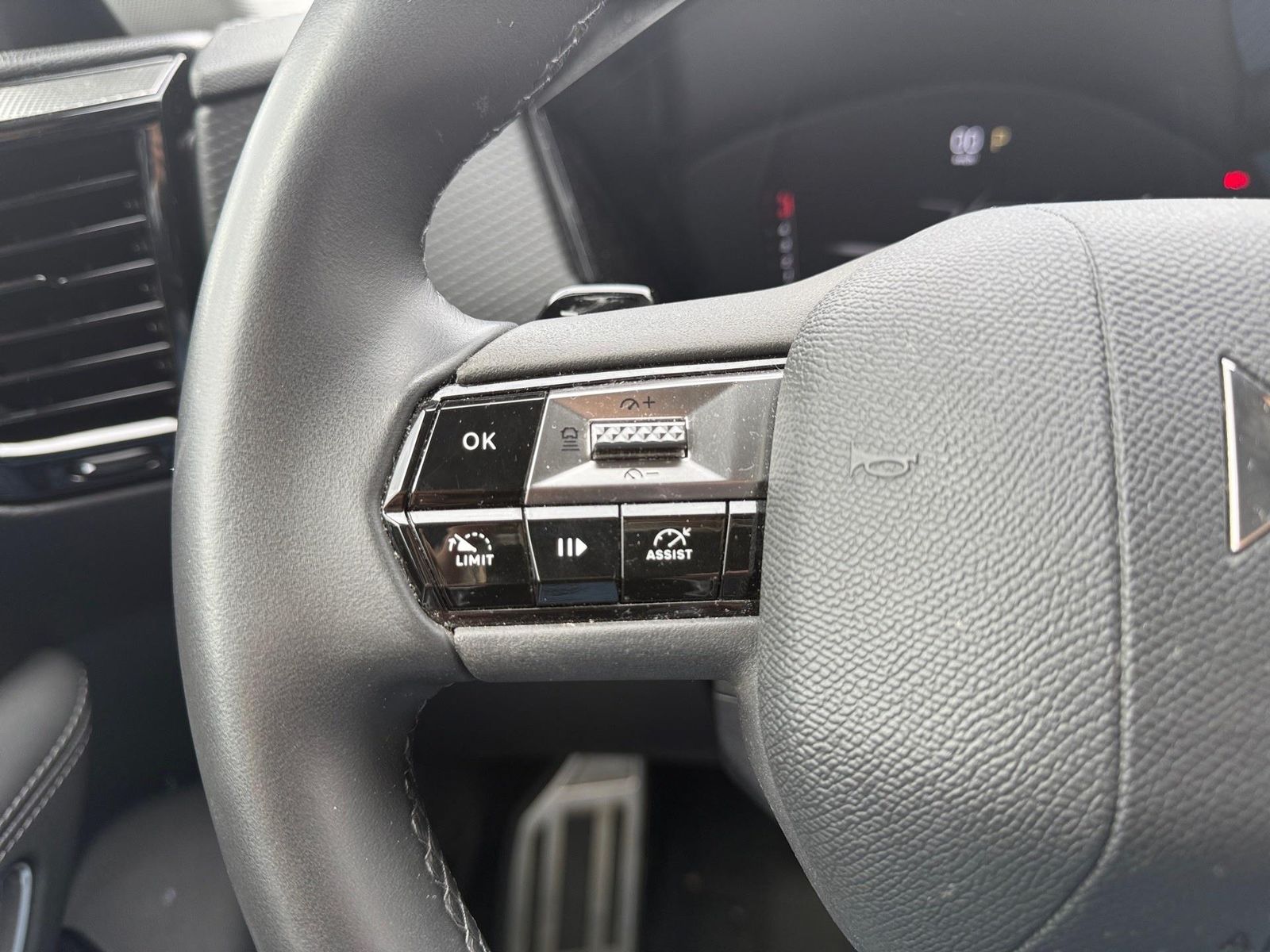 DS Automobiles DS4 CROSS TROCADERO BHDI 130 MATIX LED,NAVIGATIO