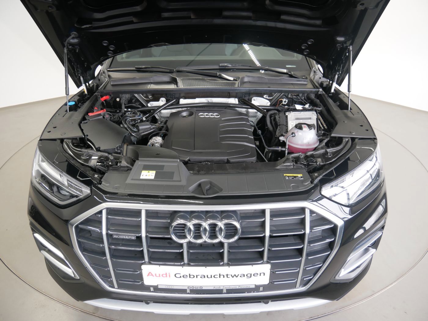 Audi Q5 40 TDI quattro S tro. S line LED AHK virt. Co