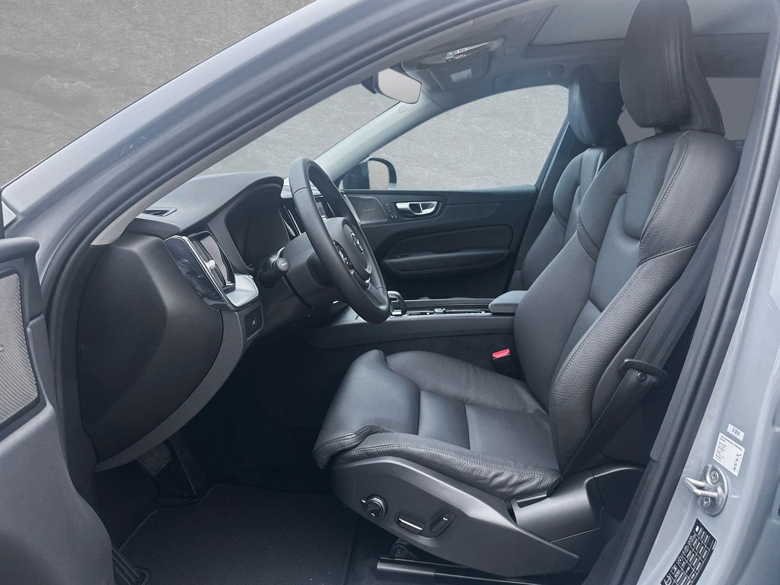 Volvo XC60 B5 AWD Plus Dark AHK ACC BLIS SD