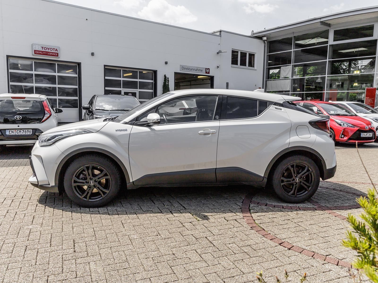 Toyota C-HR 2.0 Hybrid - Samsaru's Car Outlet