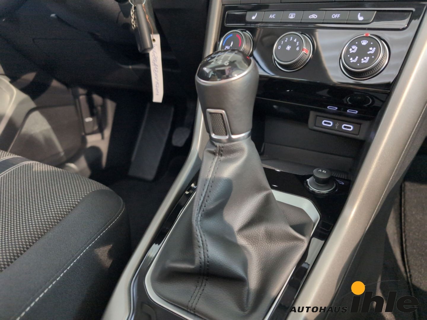 Volkswagen T-Roc Style 1.0 TSI - Samsaru's Car Outlet