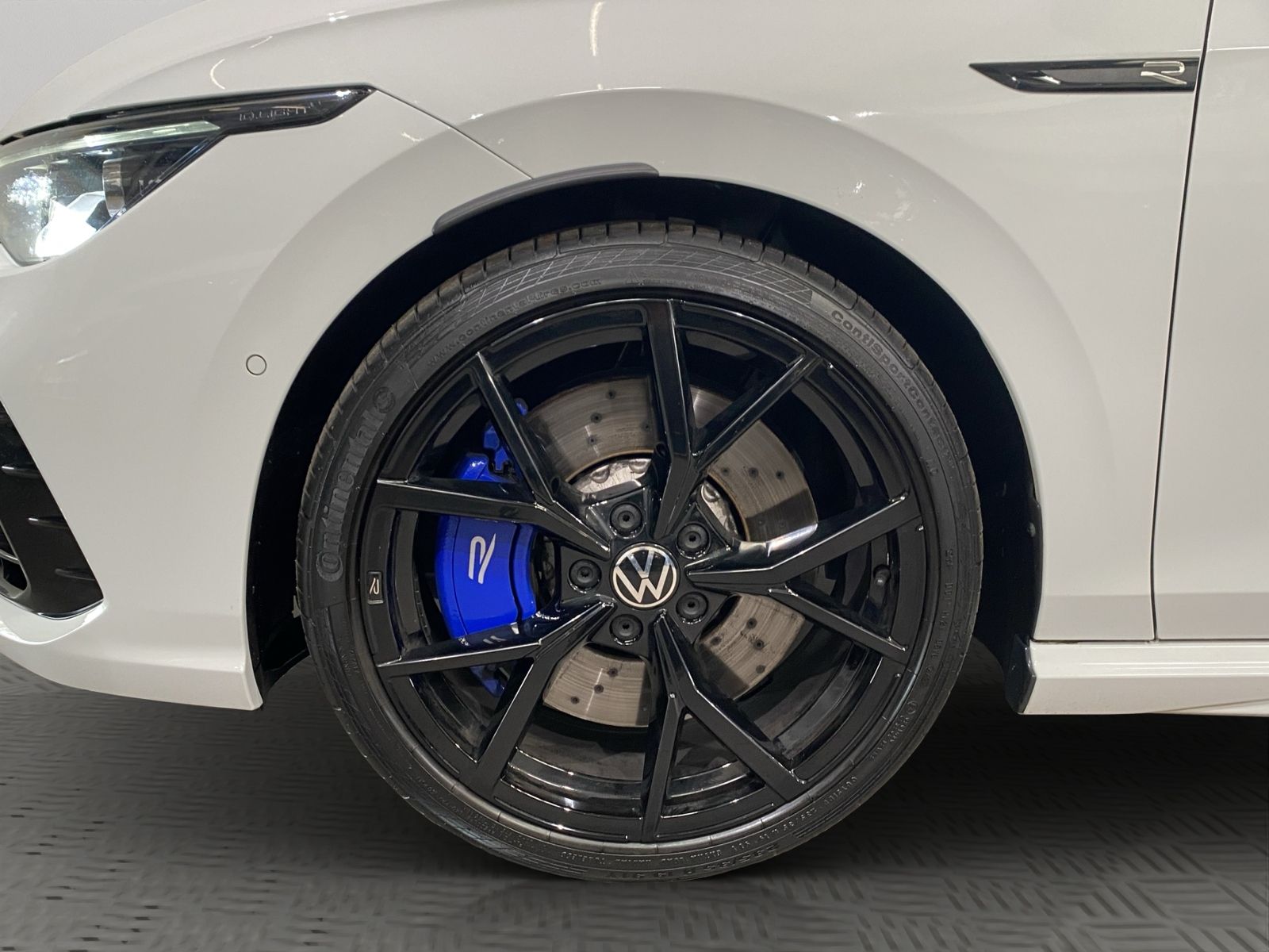 Volkswagen Golf VIII R Variant 2.0 TSI 4Motion DSG "Black S