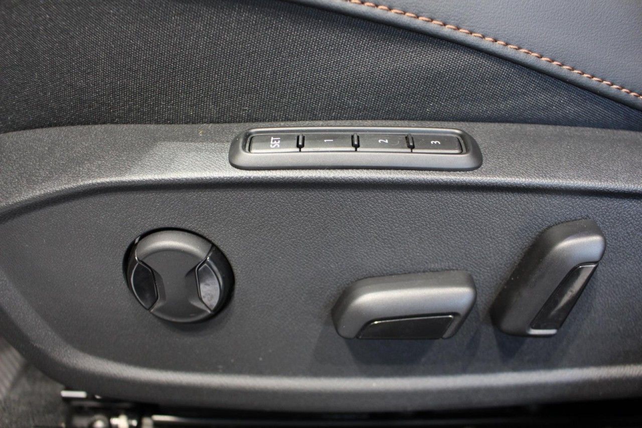 Cupra Formentor VZ 2.0 TSI DSG 4Drive 4JGAR/AHK/PANO/e