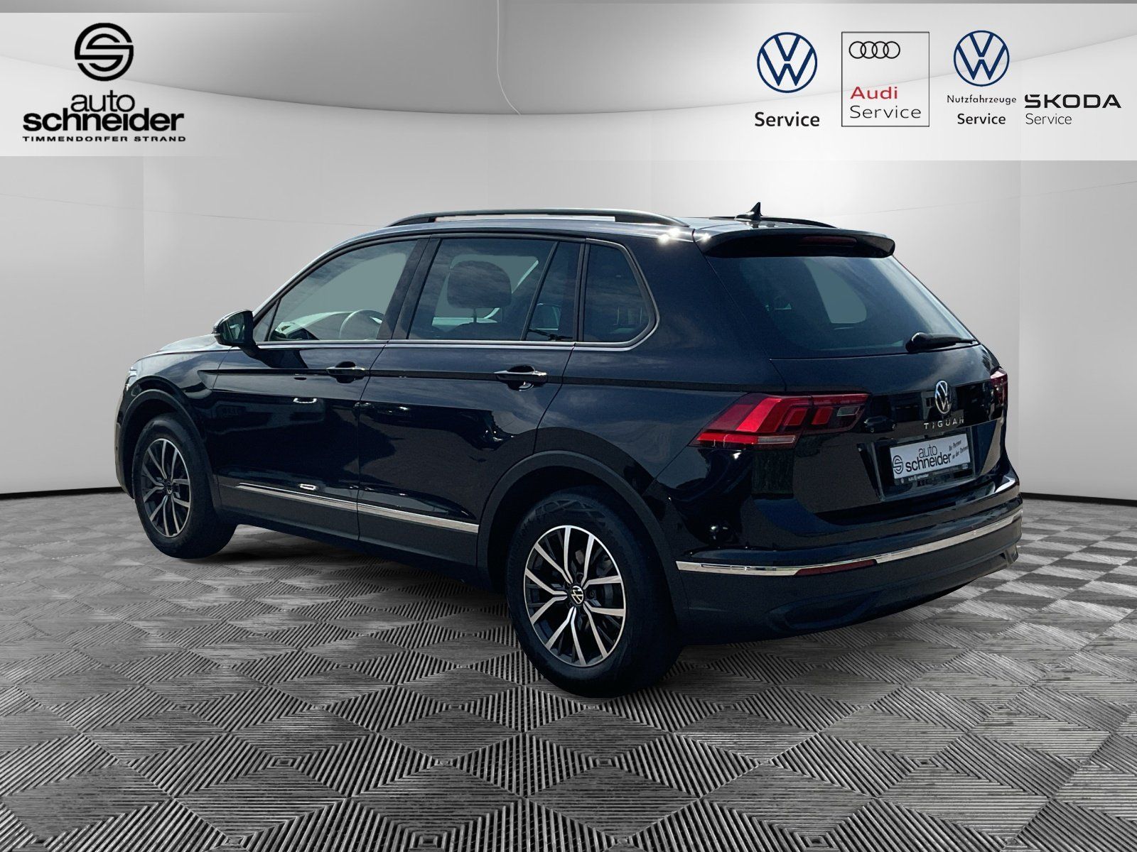Volkswagen Tiguan 2.0 TDI DSG Life - Samsaru's Car Outlet