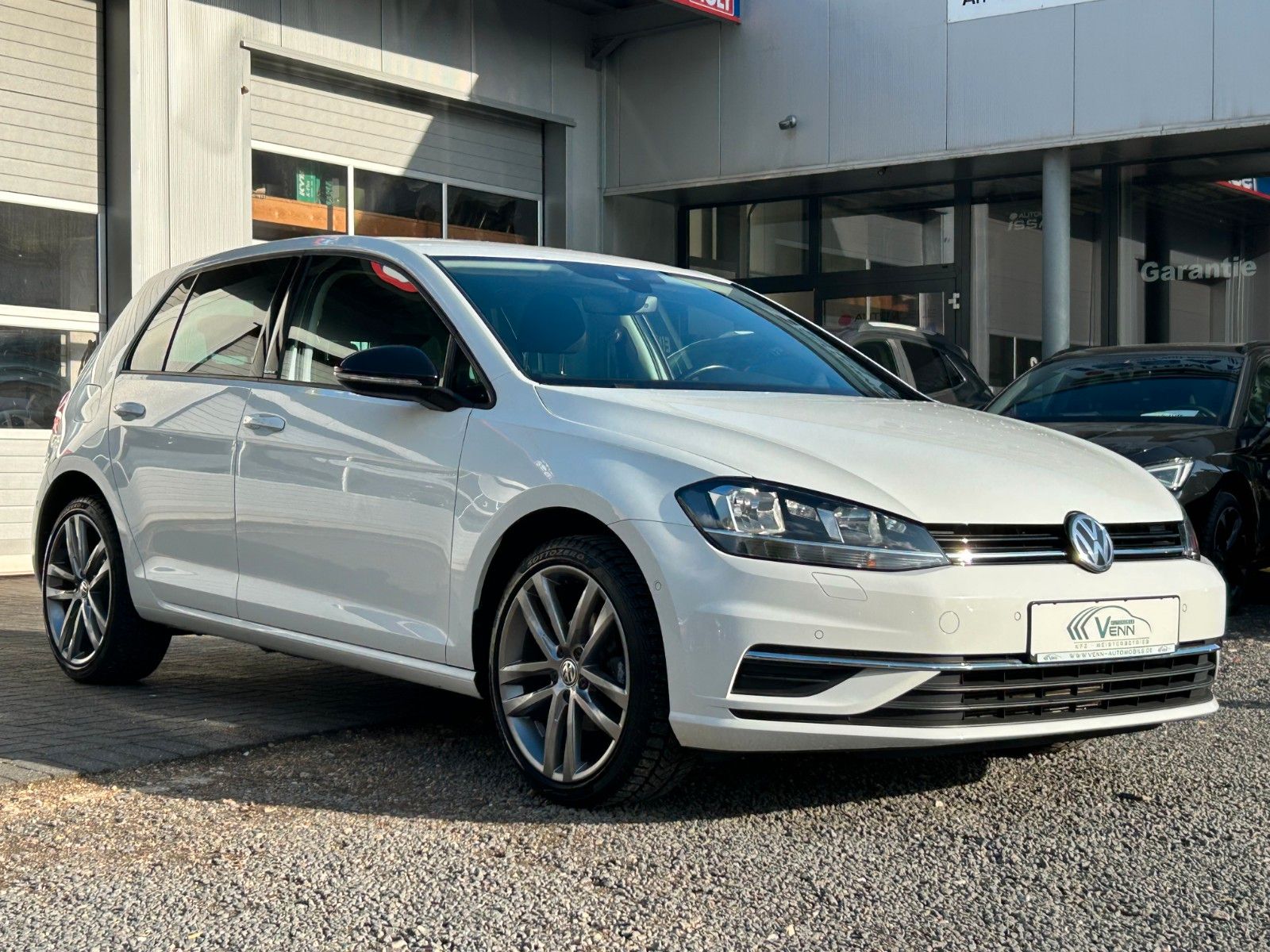 Volkswagen Golf VII Lim. IQ.DRIVE - Samsaru's Car Outlet