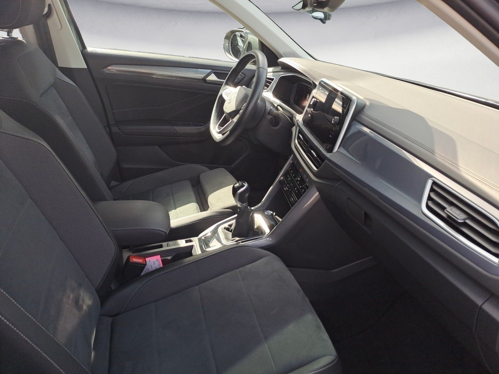 Volkswagen T-Roc 1.5 TSI *STYLE* - Samsaru's Car Outlet