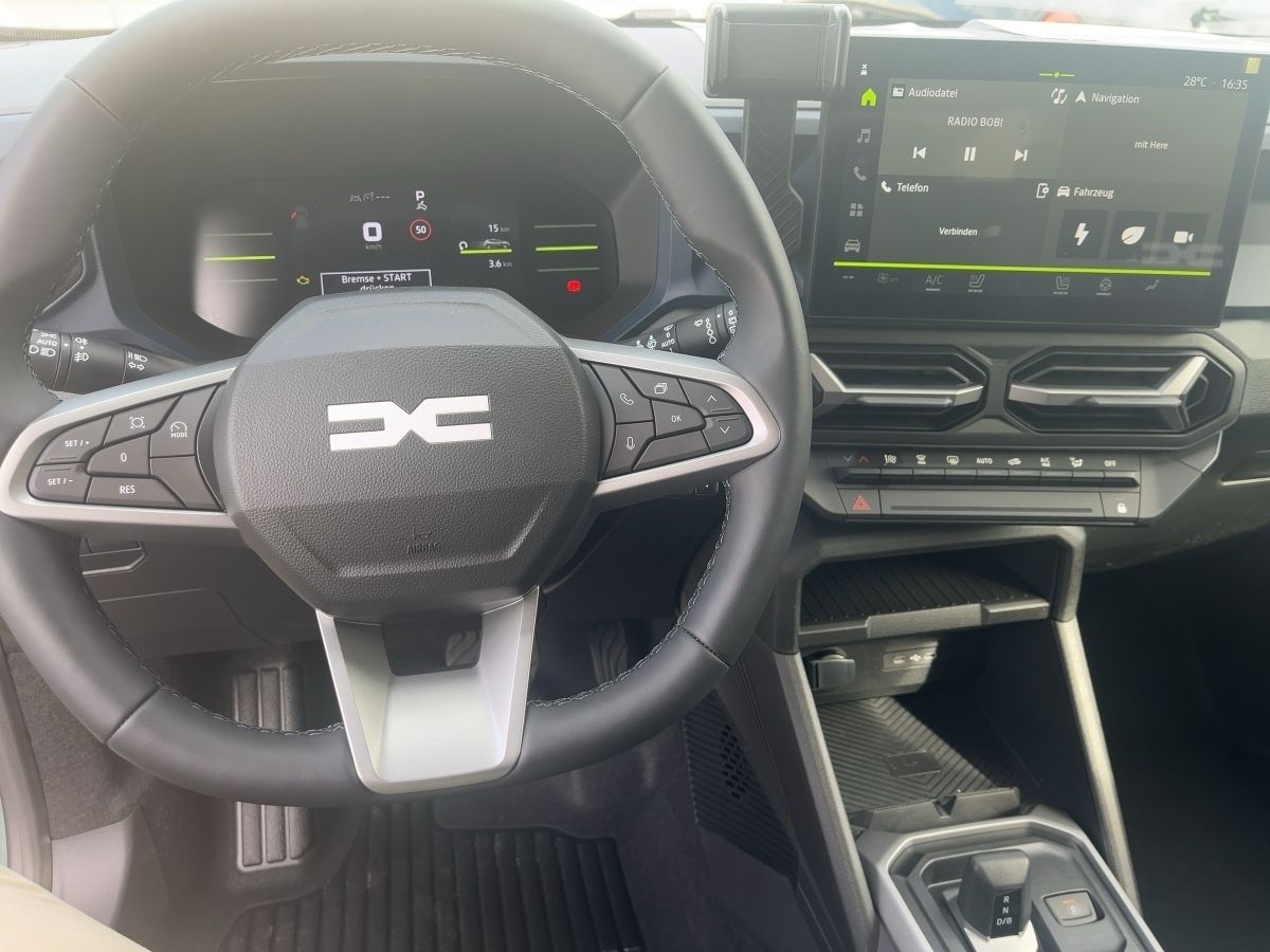 Dacia Duster Journey HYBRID 140 - Samsaru's Car Outlet