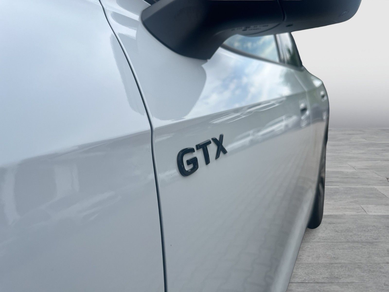 Volkswagen ID.4 GTX Top-Sport-Plus Matrix Pano AHK 360 LM21