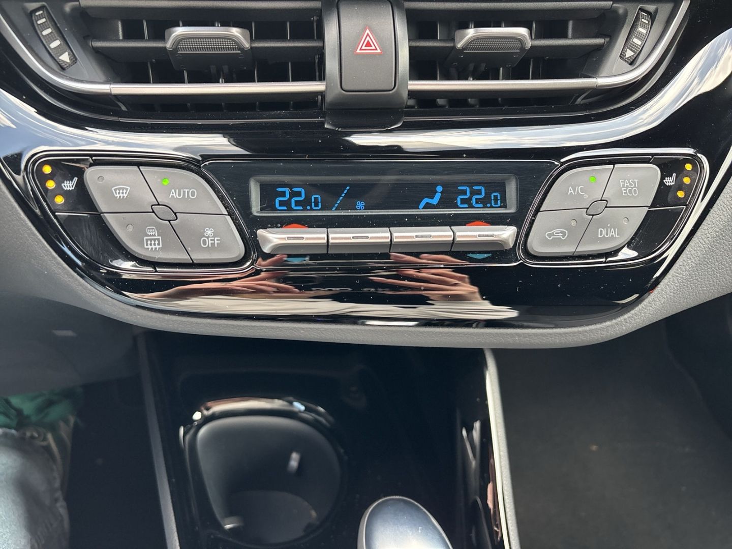 Toyota C-HR Hybrid Team D 2.0 - Samsaru's Car Outlet