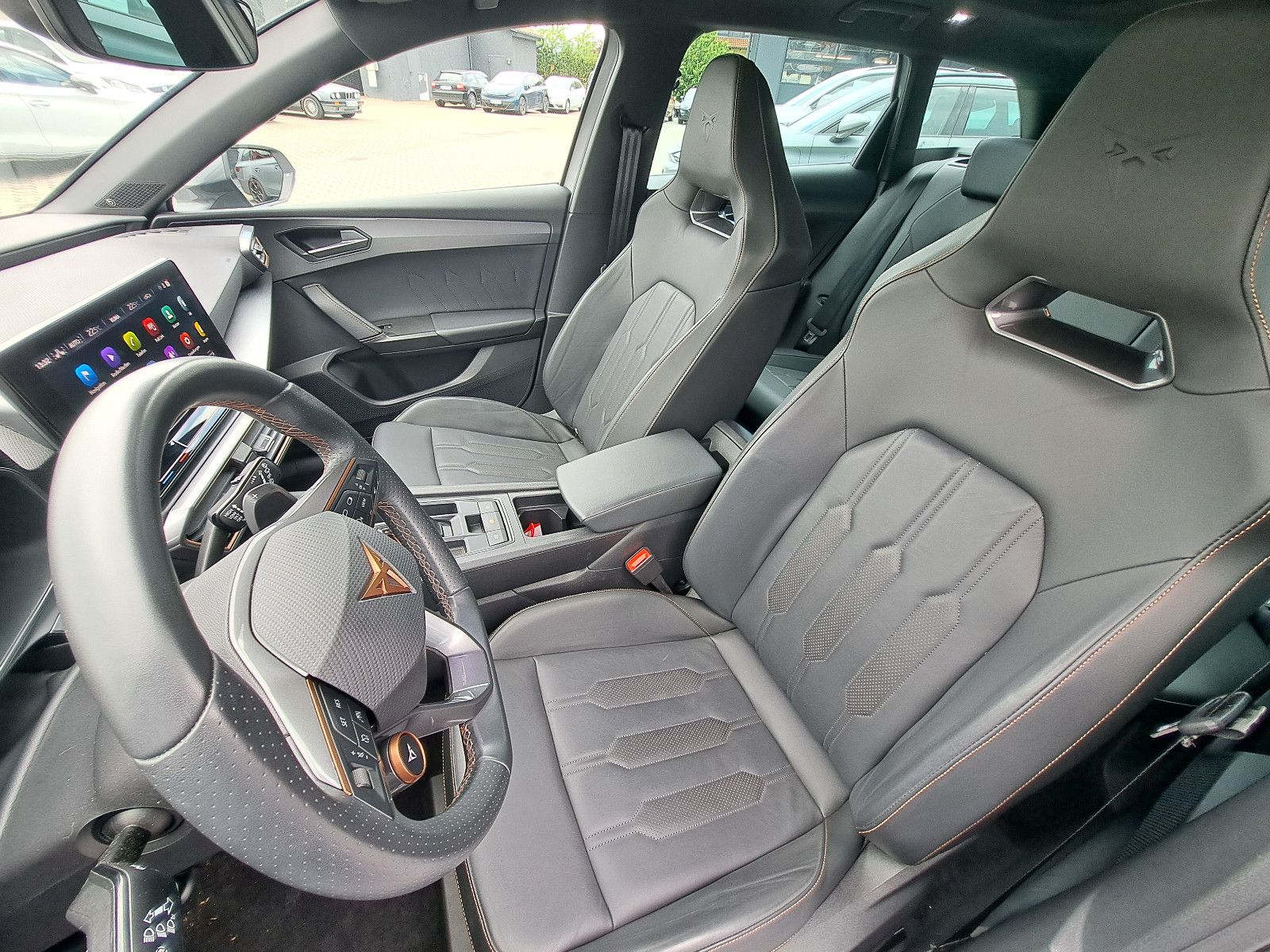 Cupra Leon SP VZ 2.0 TSI 310 PS DSG 4x4 - Samsaru's Car Outlet