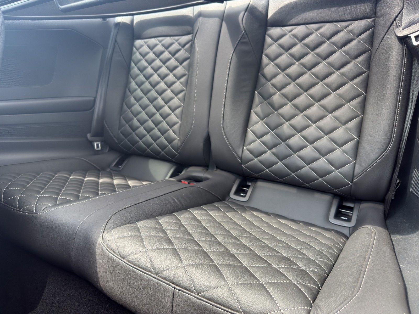 Volkswagen T-Roc R-Line - Samsaru's Car Outlet