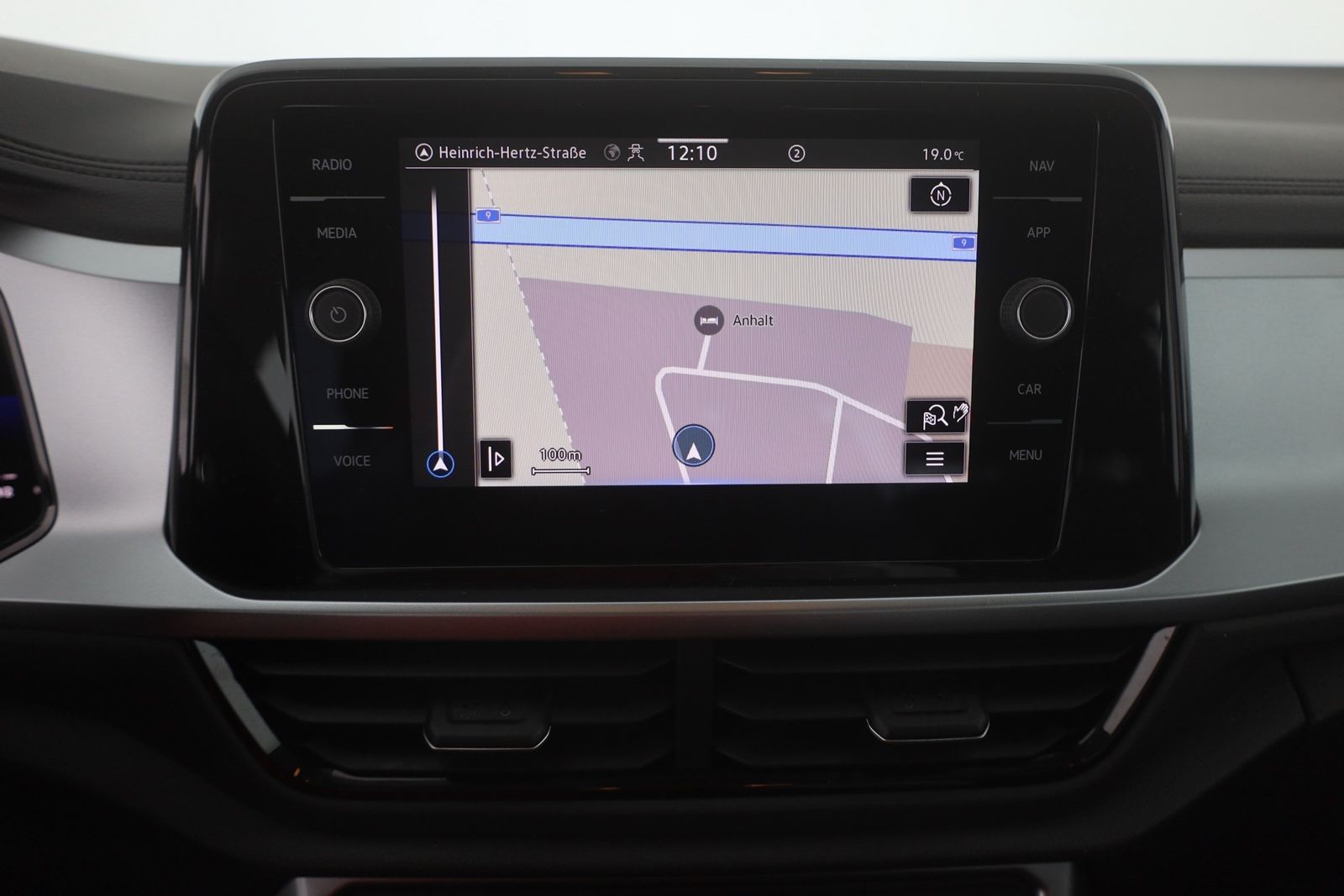 Volkswagen T-Roc 1.5 TSI DSG - Samsaru's Car Outlet