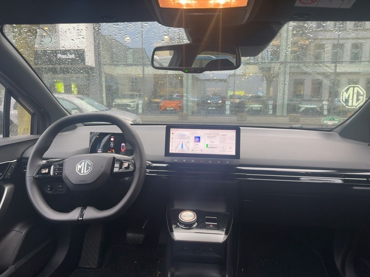 MG 4 Luxury 64 kWh / Navi / Kamera