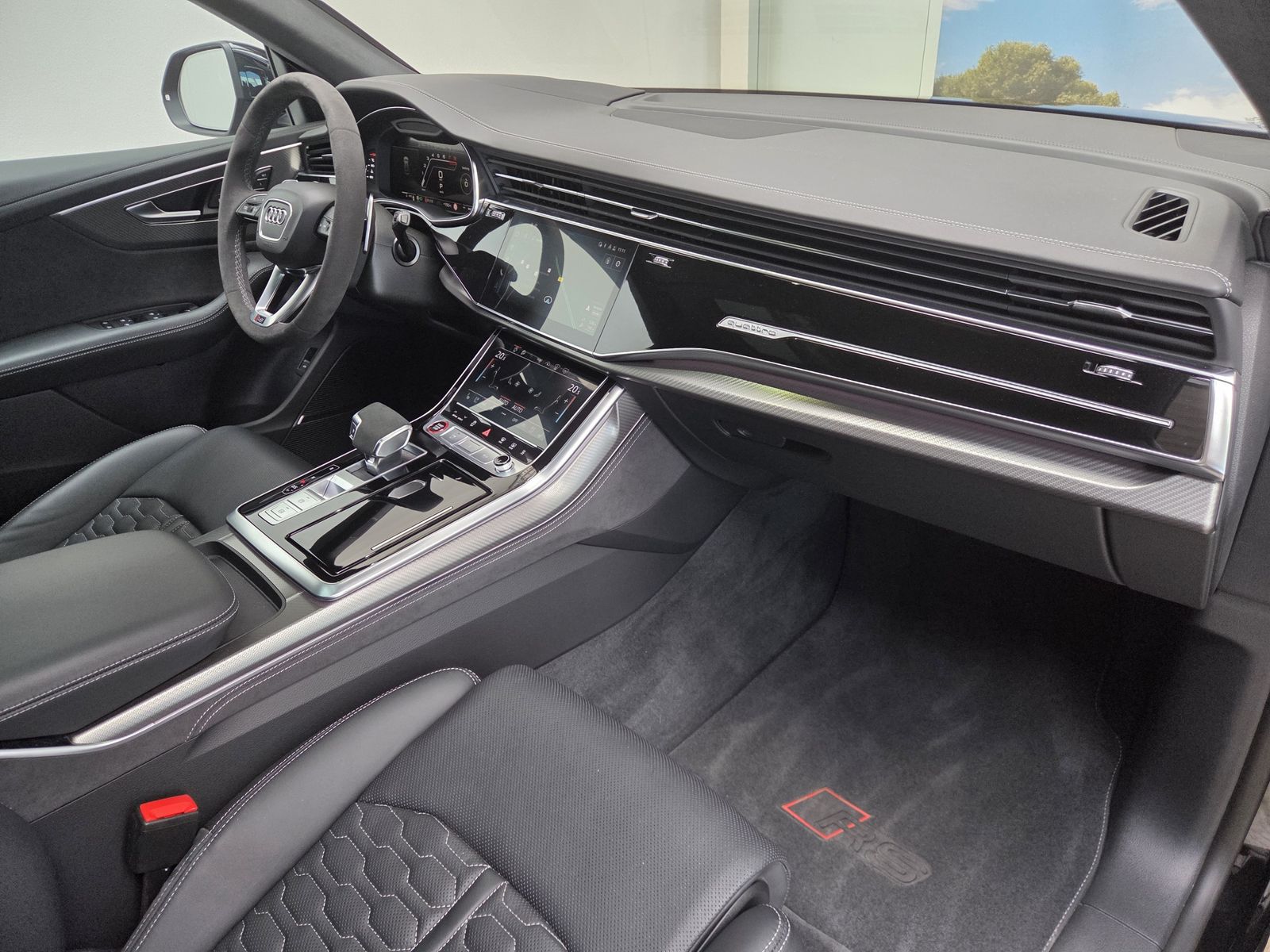 Audi RSQ8 Sportabgas AHK Standhzg. Black+ RS-Design