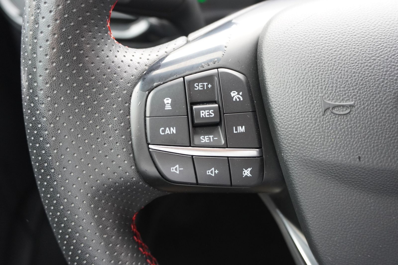 Ford Fiesta 1.0 EB mHeV Autom. ST-Line LED ACC Kamera
