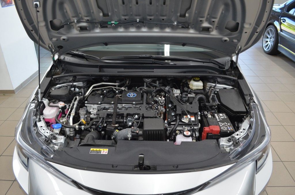 Toyota Corolla TS 1.8 Hybrid - Samsaru's Car Outlet