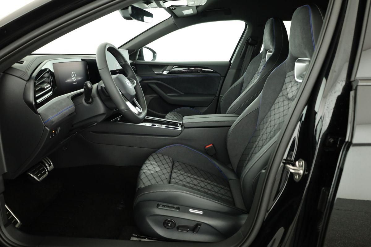 Volkswagen Passat Variant TDI DSG 4M R-LINE Black, AHK, IQ.