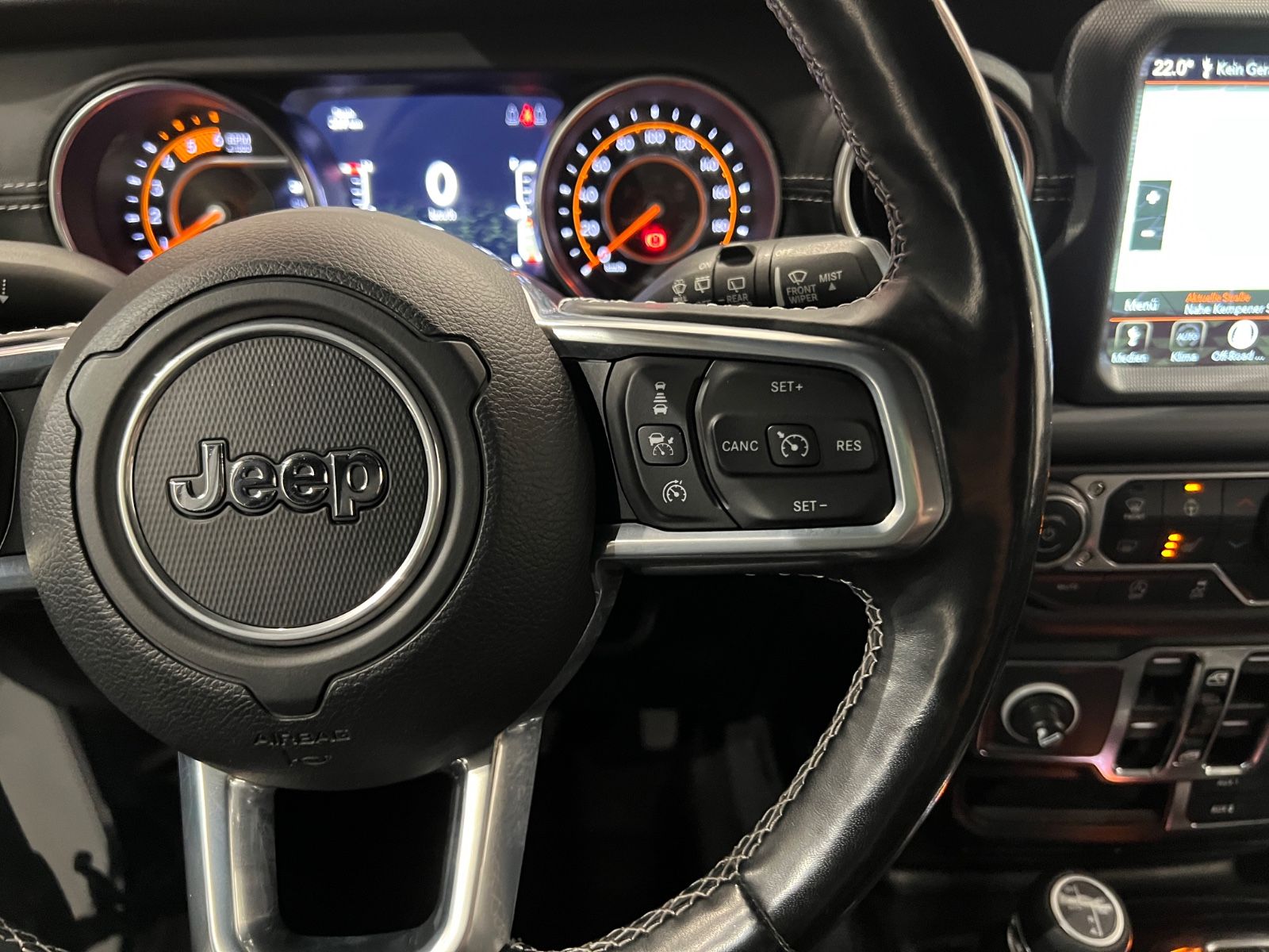 Jeep Wrangler Unlimited Sahara Softtop Sky One-Touch