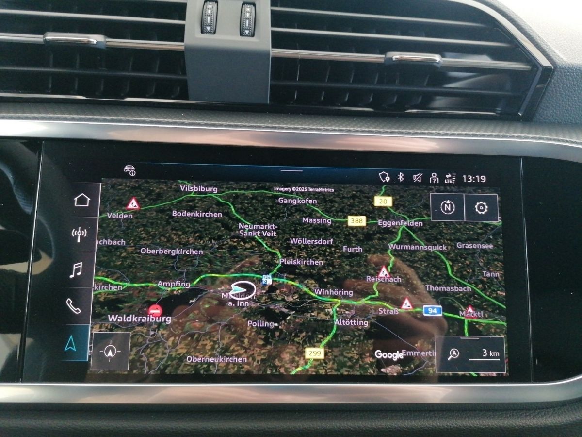 Audi Q3 Sportback S-Line quattro 40 TFSI - Samsaru's Car Outlet