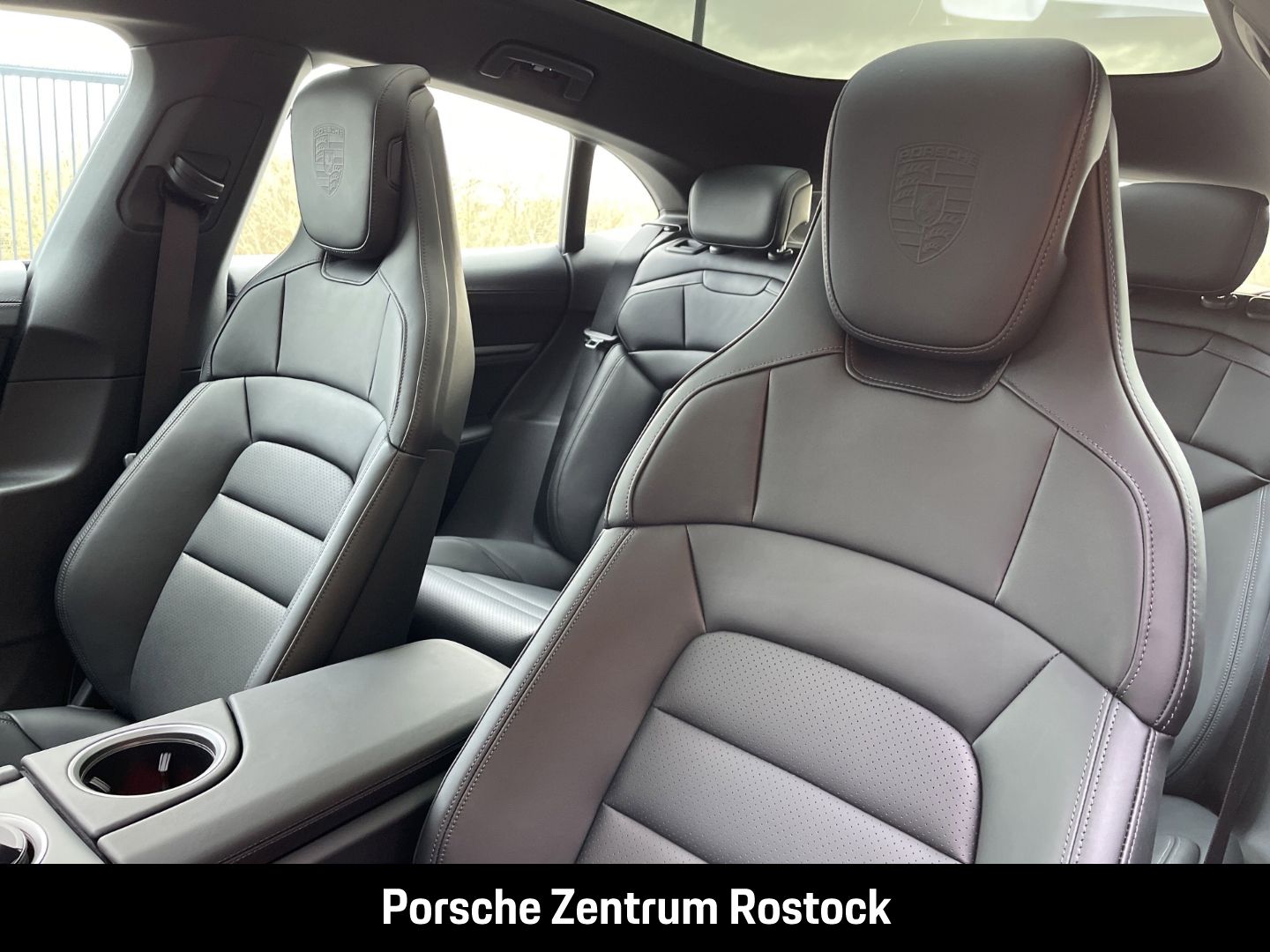 Porsche Taycan 4 Cross Turismo InnoDrive LED-Matrix