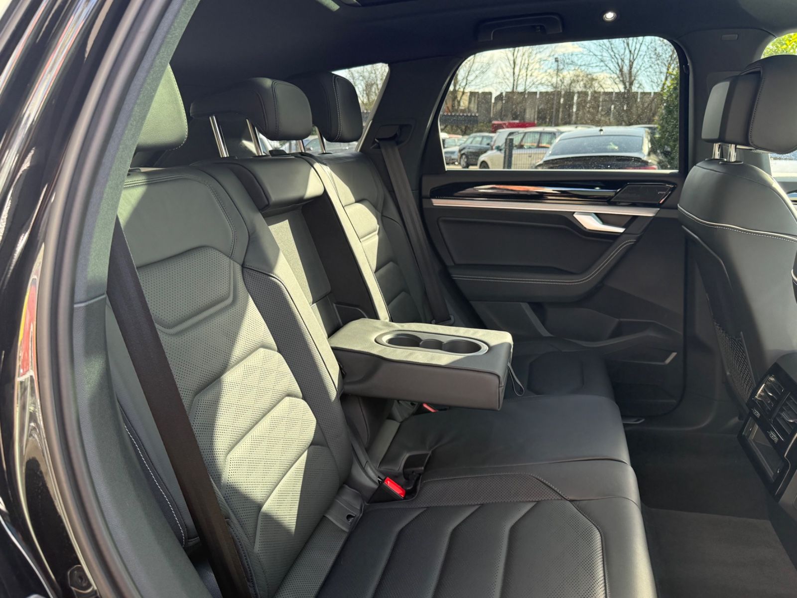 Volkswagen Touareg TDI Luft ACC Stdhzg AHK Pano Allradlenk