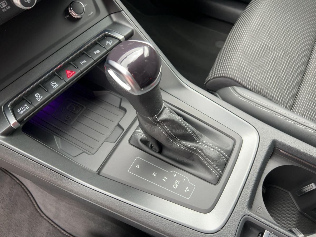 Audi Q3 45 TFSI quattro S-line - Samsaru's Car Outlet