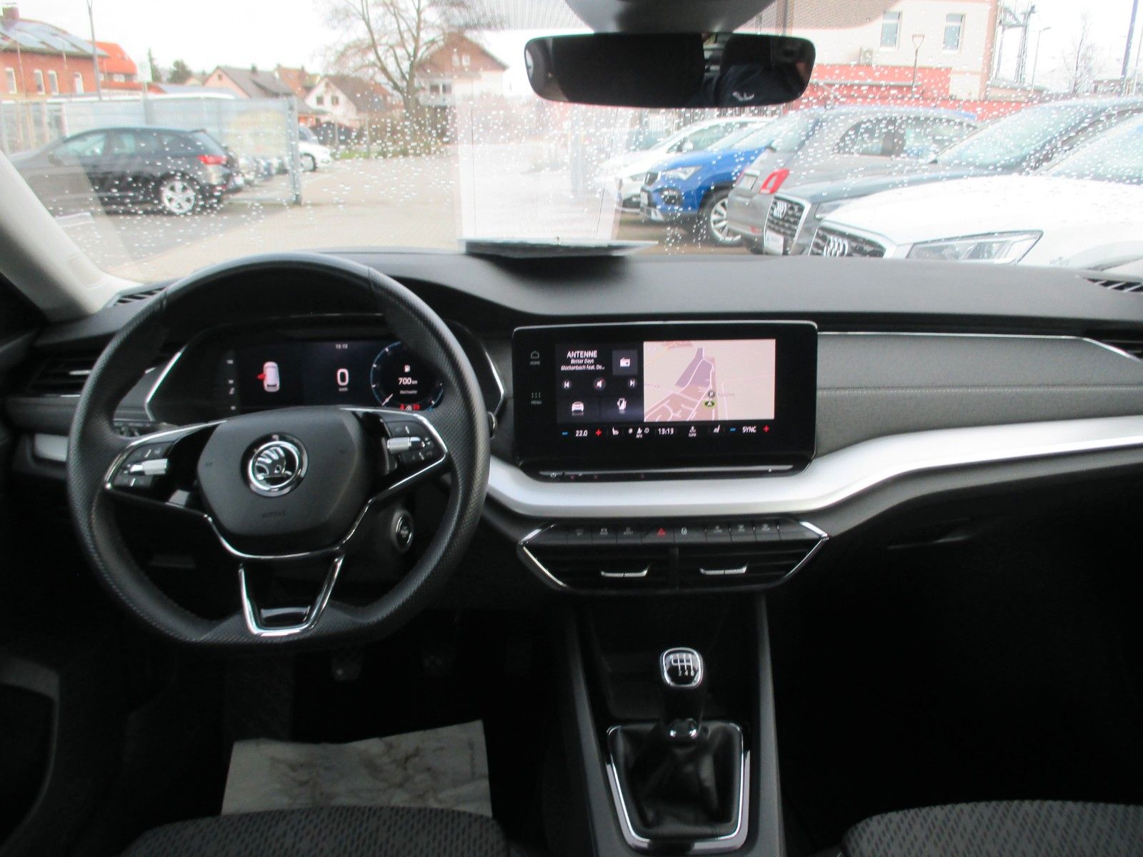 Skoda Octavia Combi 1.5 TSI STYLE - Samsaru's Car Outlet