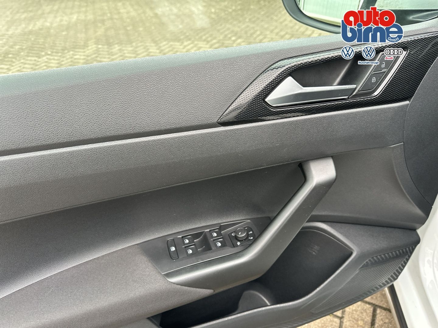 Volkswagen Taigo 1.0 TSI Life - Samsaru's Car Outlet