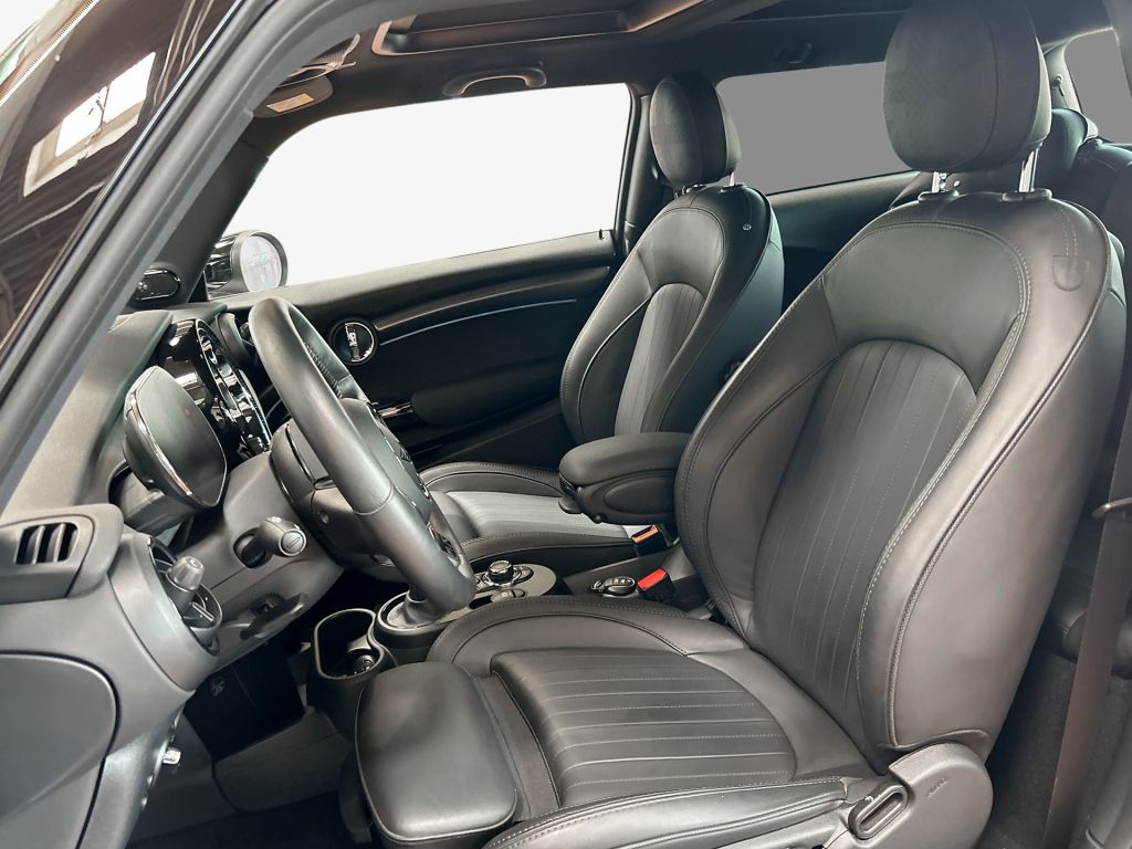MINI Cooper SE MINI Yours Trim - Samsaru's Car Outlet