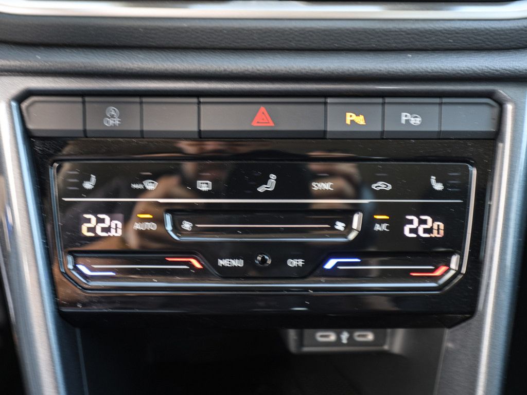 Volkswagen T-Roc Style 1.5 l TSI DSG - Samsaru's Car Outlet