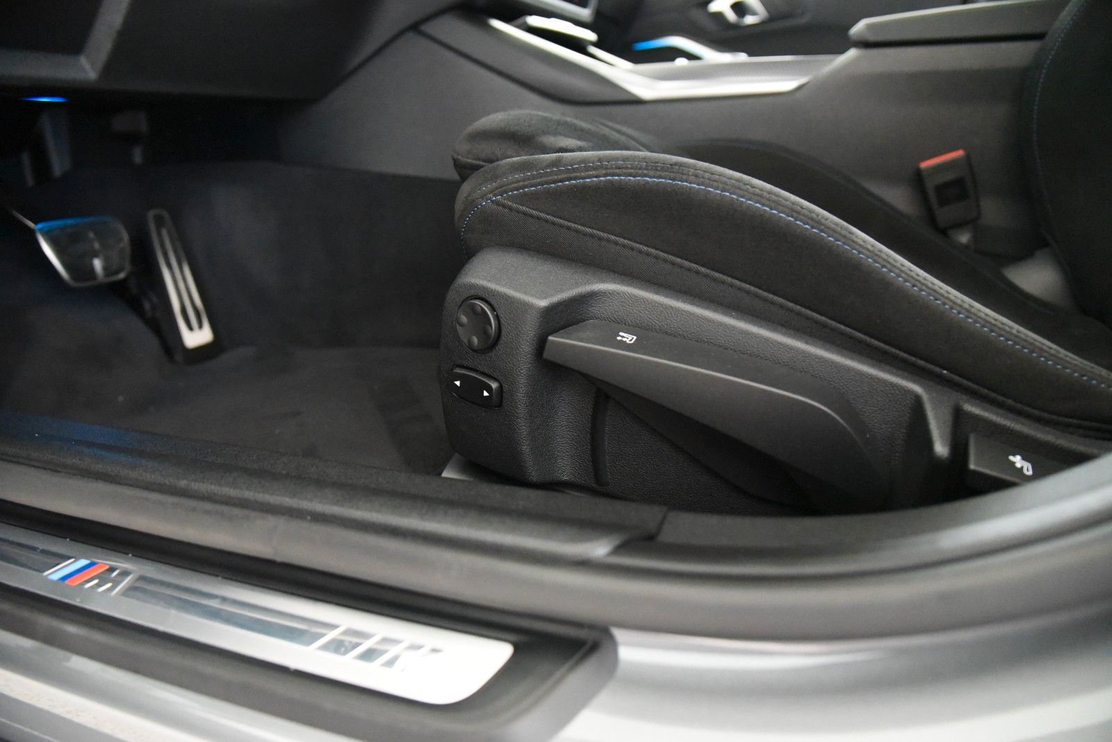 BMW 320d Touring xDrive M Sport Pro ACC Pano HUD H&K