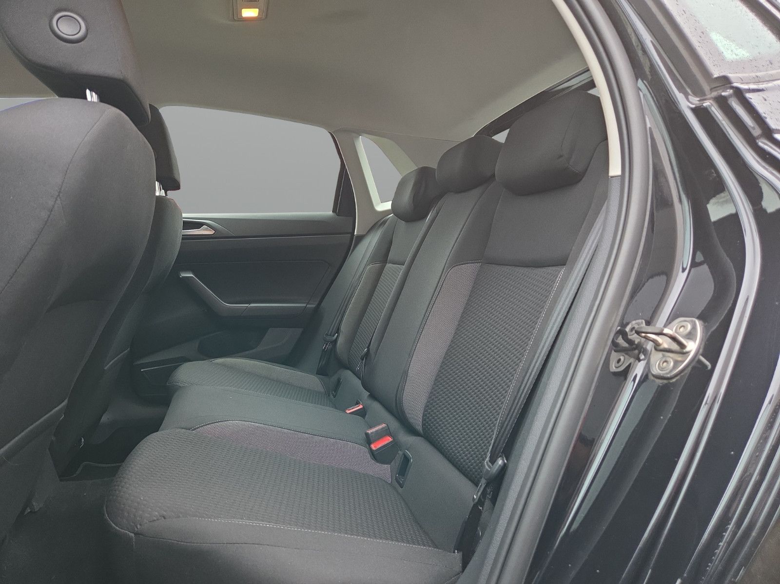 Volkswagen Polo VI Life - Samsaru's Car Outlet