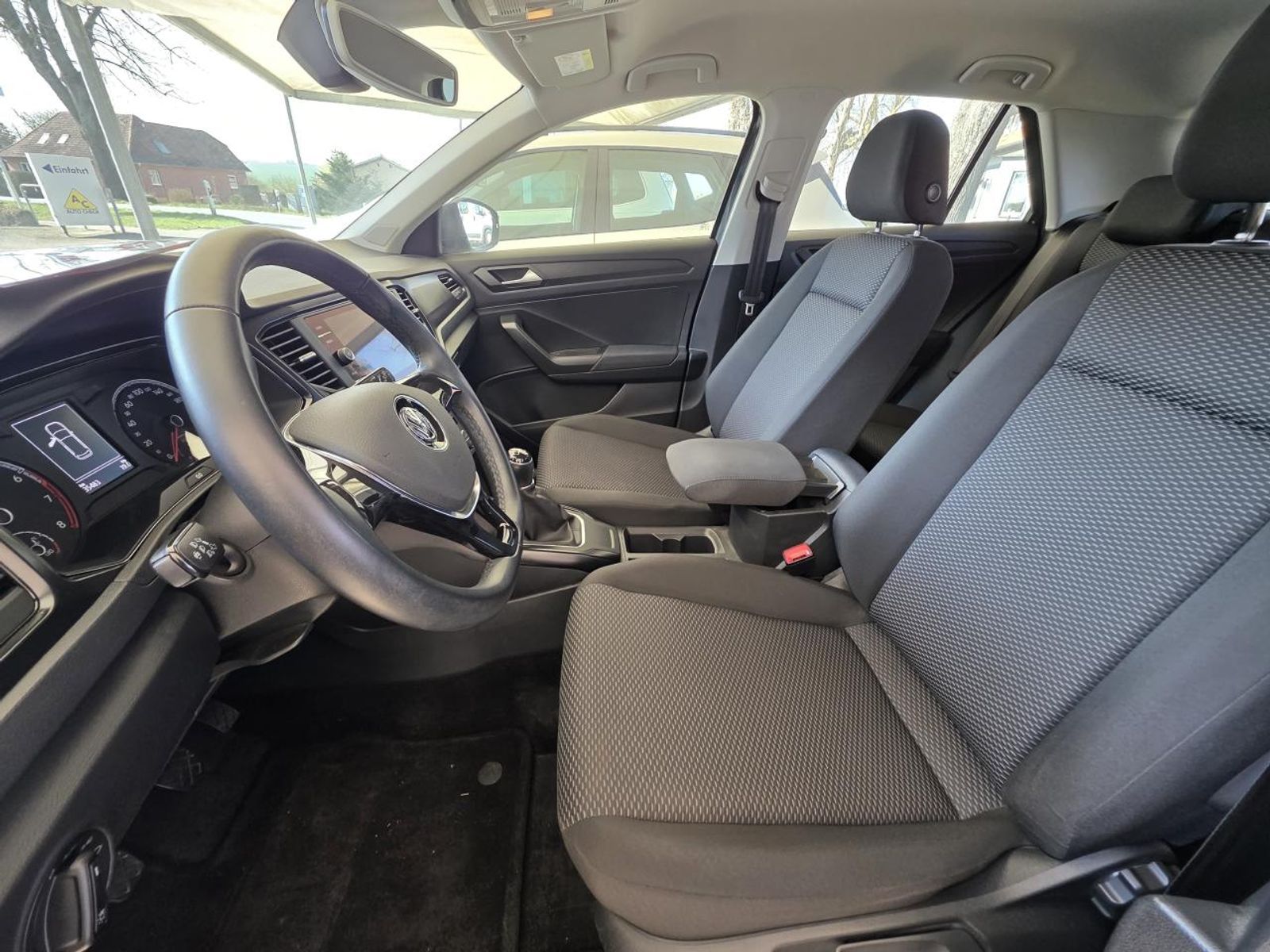 Volkswagen T-Roc 1.0 TSI - Samsaru's Car Outlet