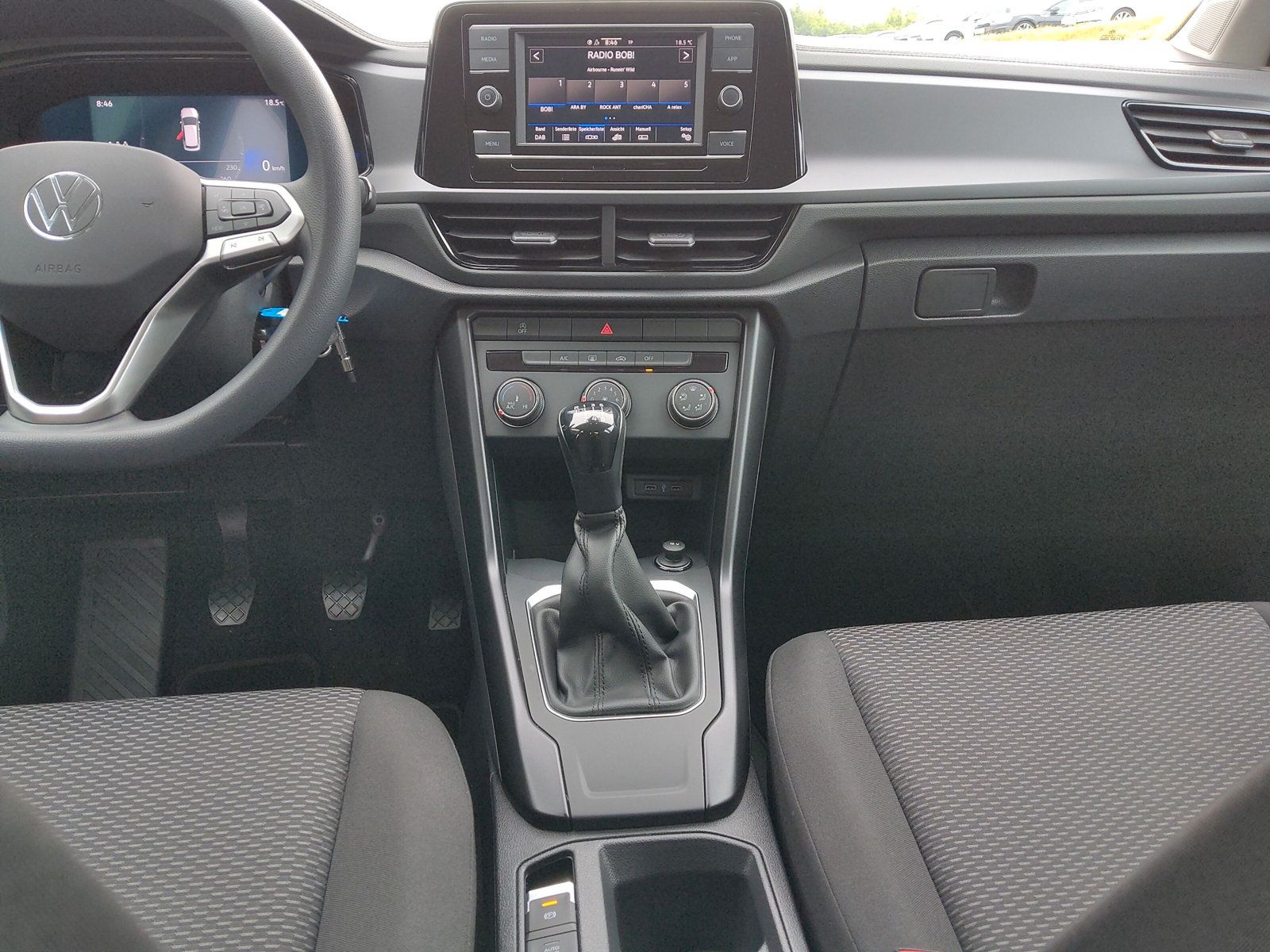 Volkswagen T-ROC 1.0 TSI - Samsaru's Car Outlet