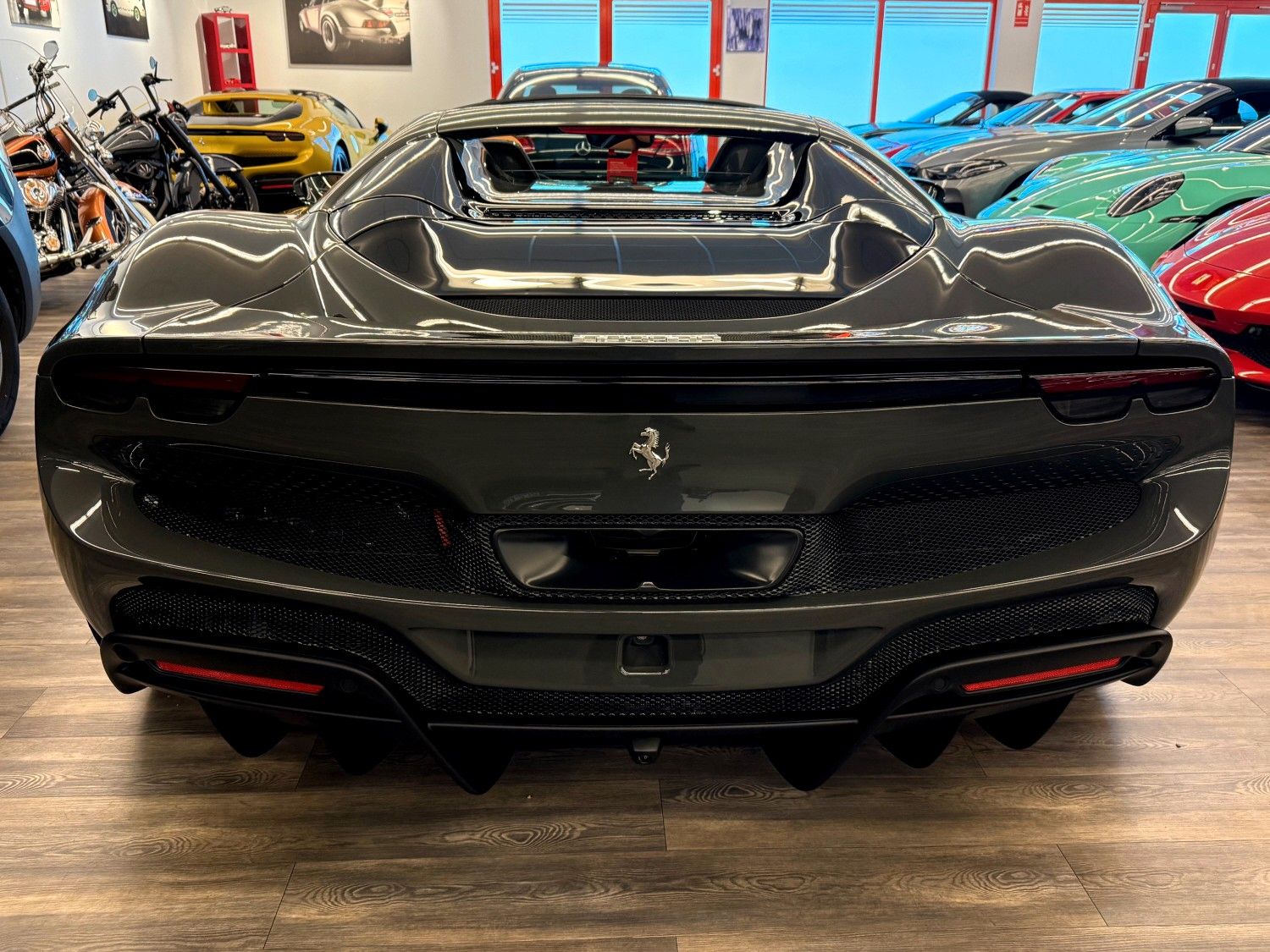 Ferrari 296 GTS Spider - Samsaru's Car Outlet