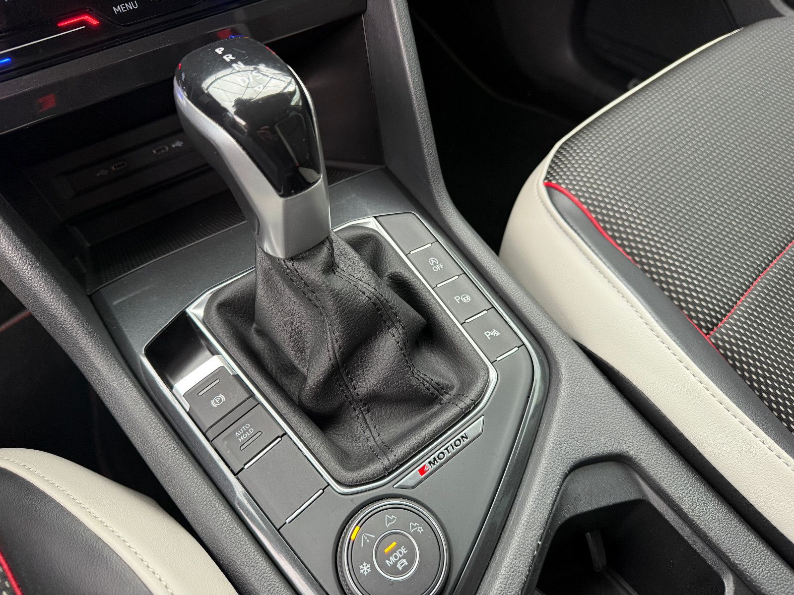 Volkswagen Tiguan TDI DSG 4m Urban Sport - Samsaru's Car Outlet