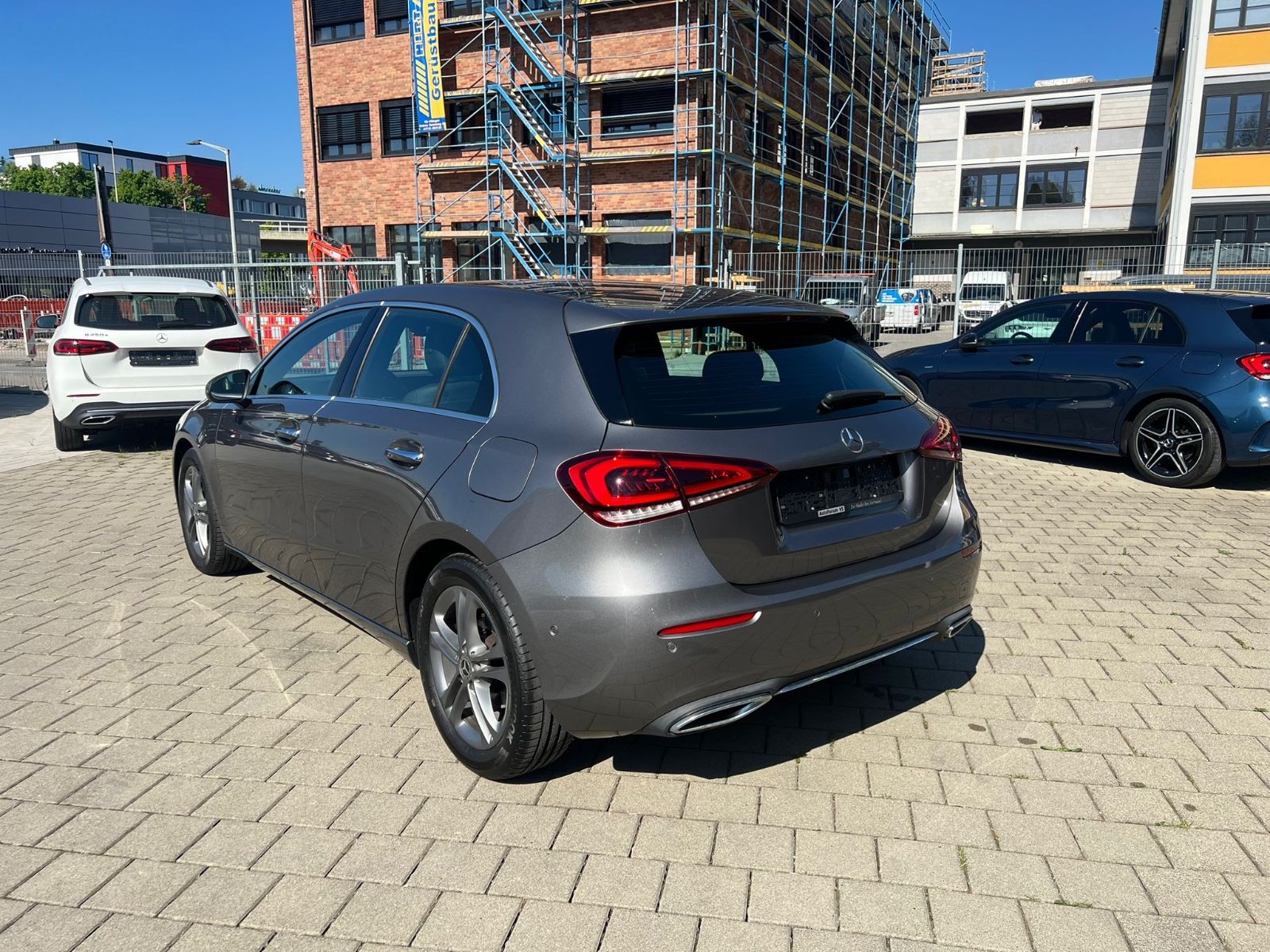 Mercedes-Benz A 200 - Samsaru's Car Outlet