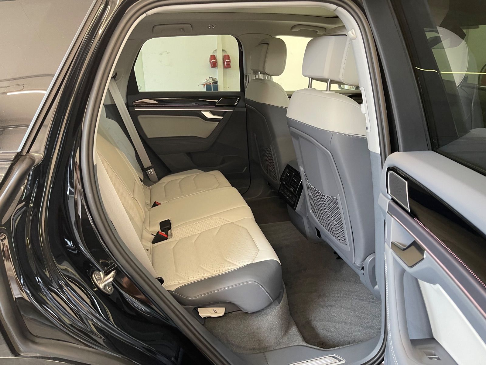 Volkswagen Touareg 3.0 TDI 4Motion R-Line Final Edition*VOL