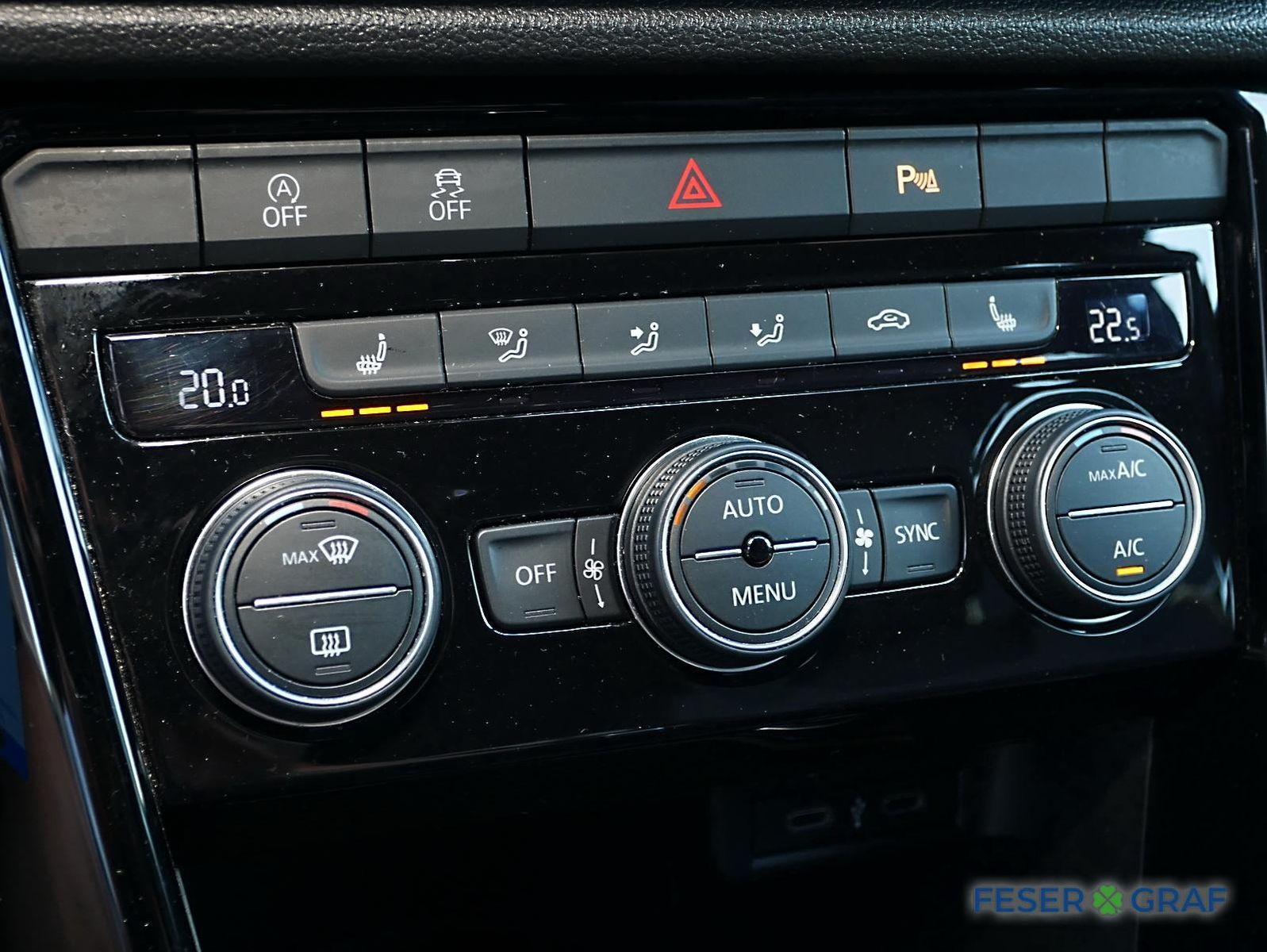 Volkswagen T-Roc R 2.0 TSI 4M - Samsaru's Car Outlet