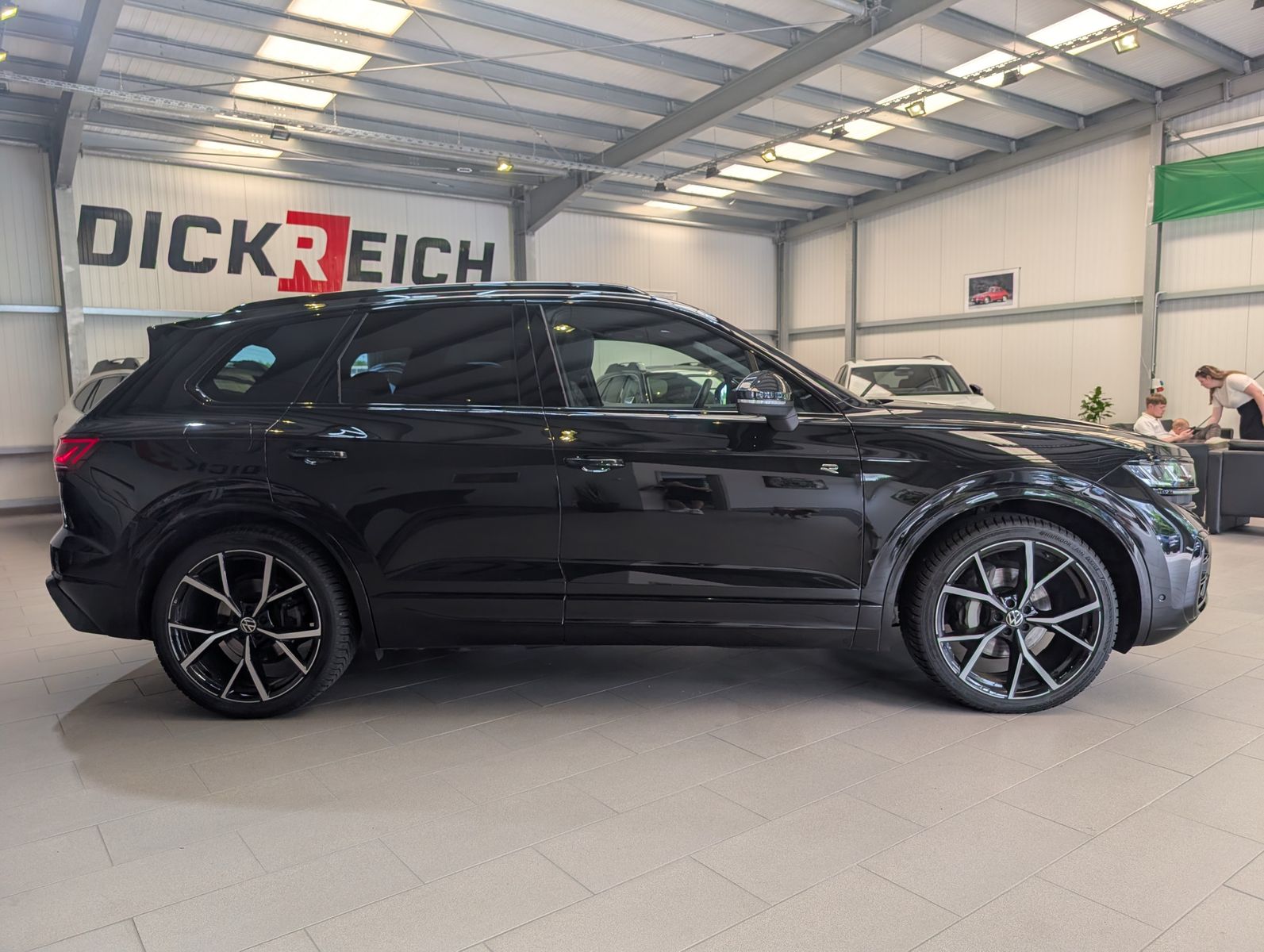 Volkswagen Touareg 3.0TDI 4M R-Line VOLL Black 22" UPE 114T